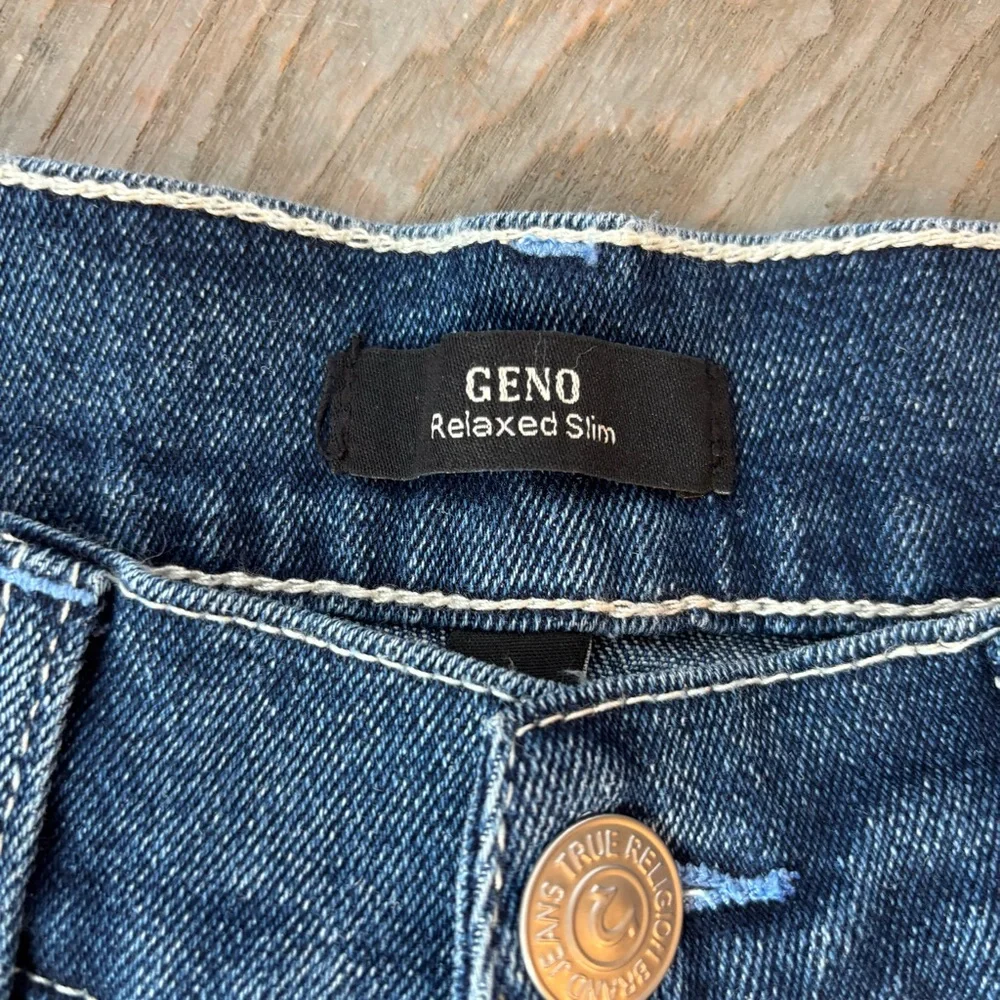 NWT True Religion Geno relaxed slim fit jeans | size 33x32